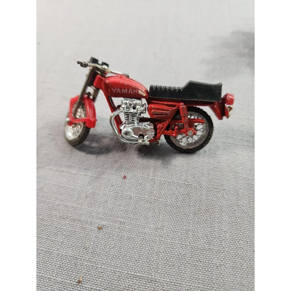 Vintage Yamaha 650 Red Diecast Motorcycle Miniature Toy Bike
